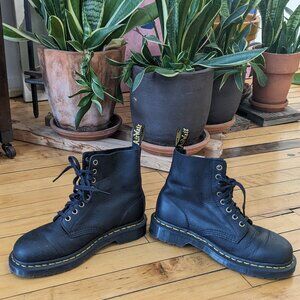 The Original Doc Martens 1460 Unisex Lace Up Leather Boots